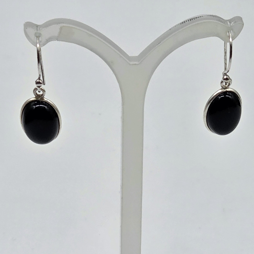 NWOT Handmade Small Black Onyx Dangle Earrings